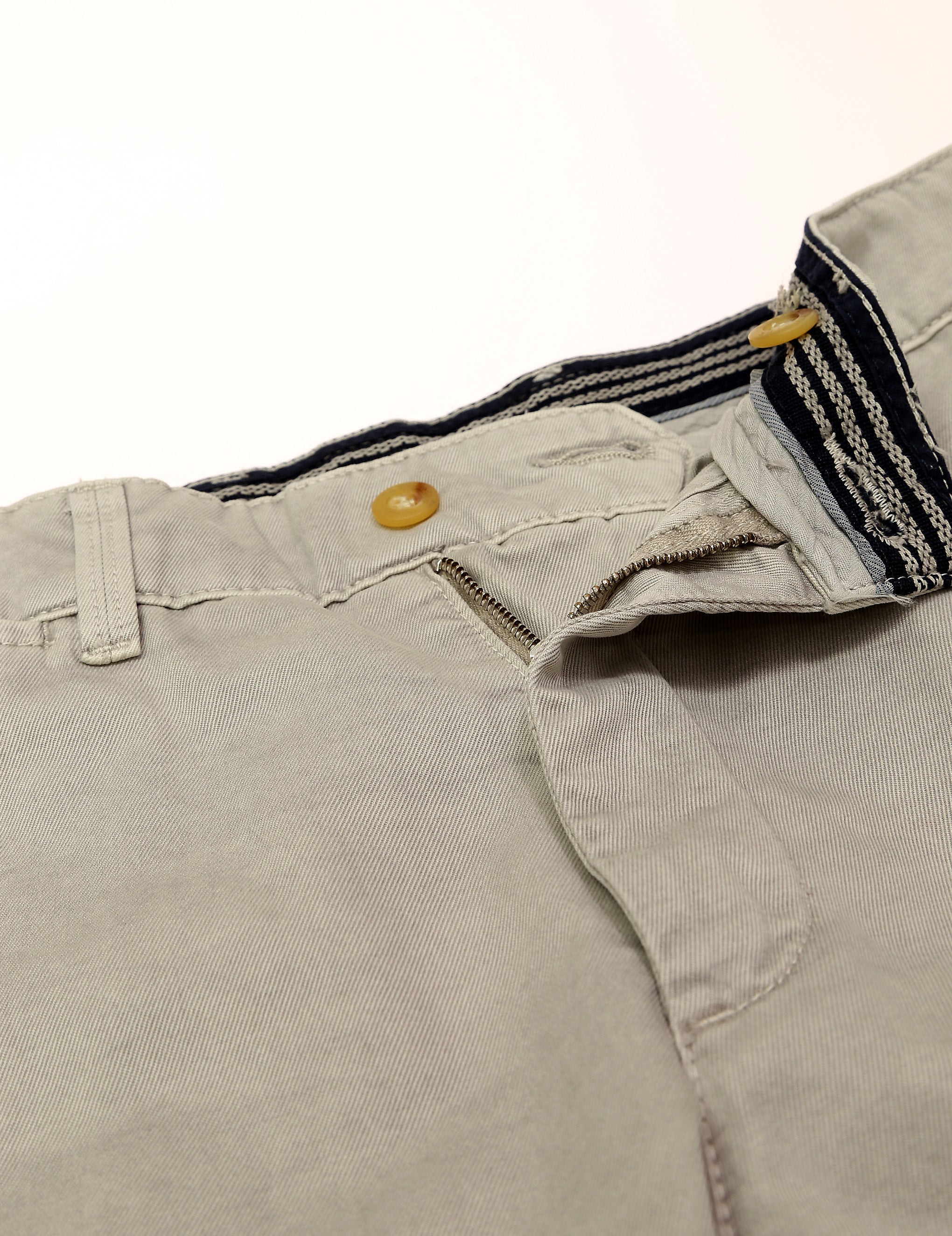 Pantalón chino lavado Gris