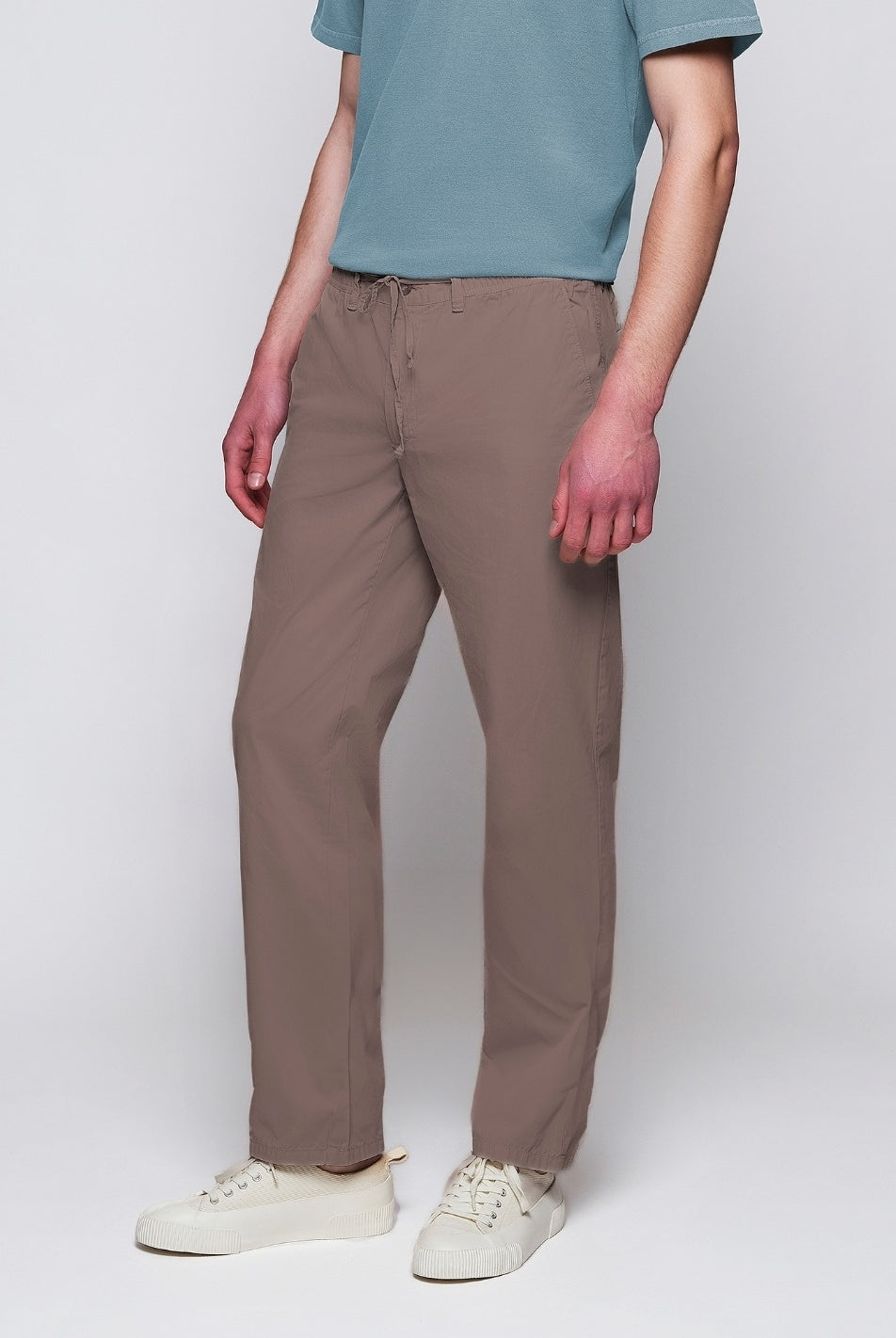 Pantalón Popelin Cuerda Kaki (118323_1.jpg)