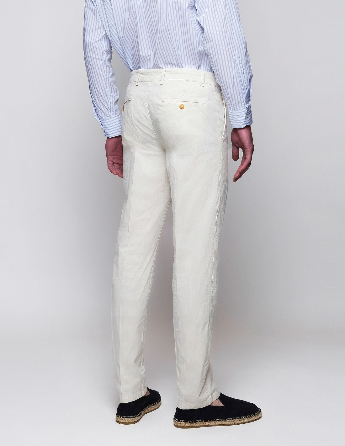 Pantalón Seersucker Hielo (118327_2.jpg)