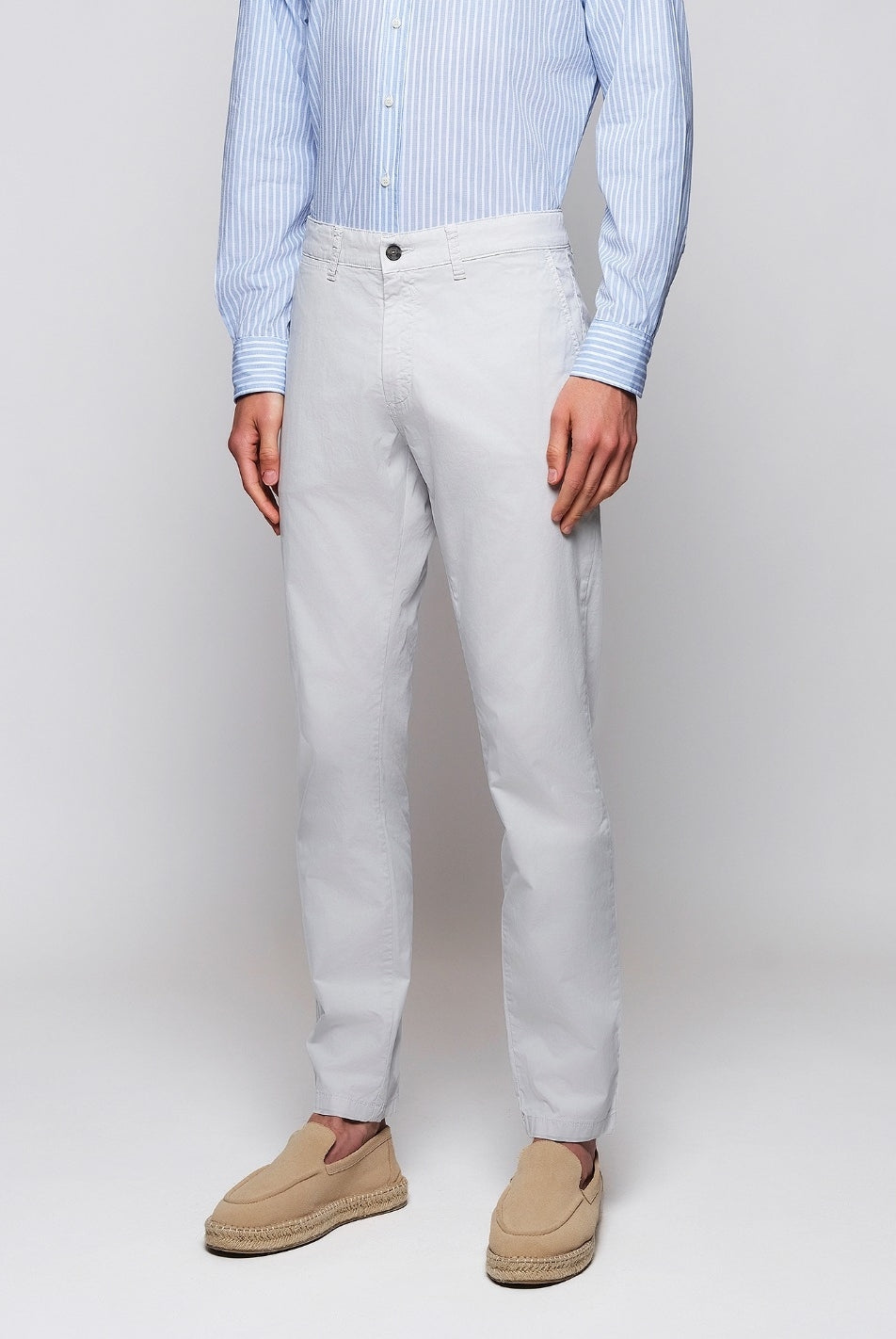 Pantalón Chino Popelin Hielo (118406_1.jpg)