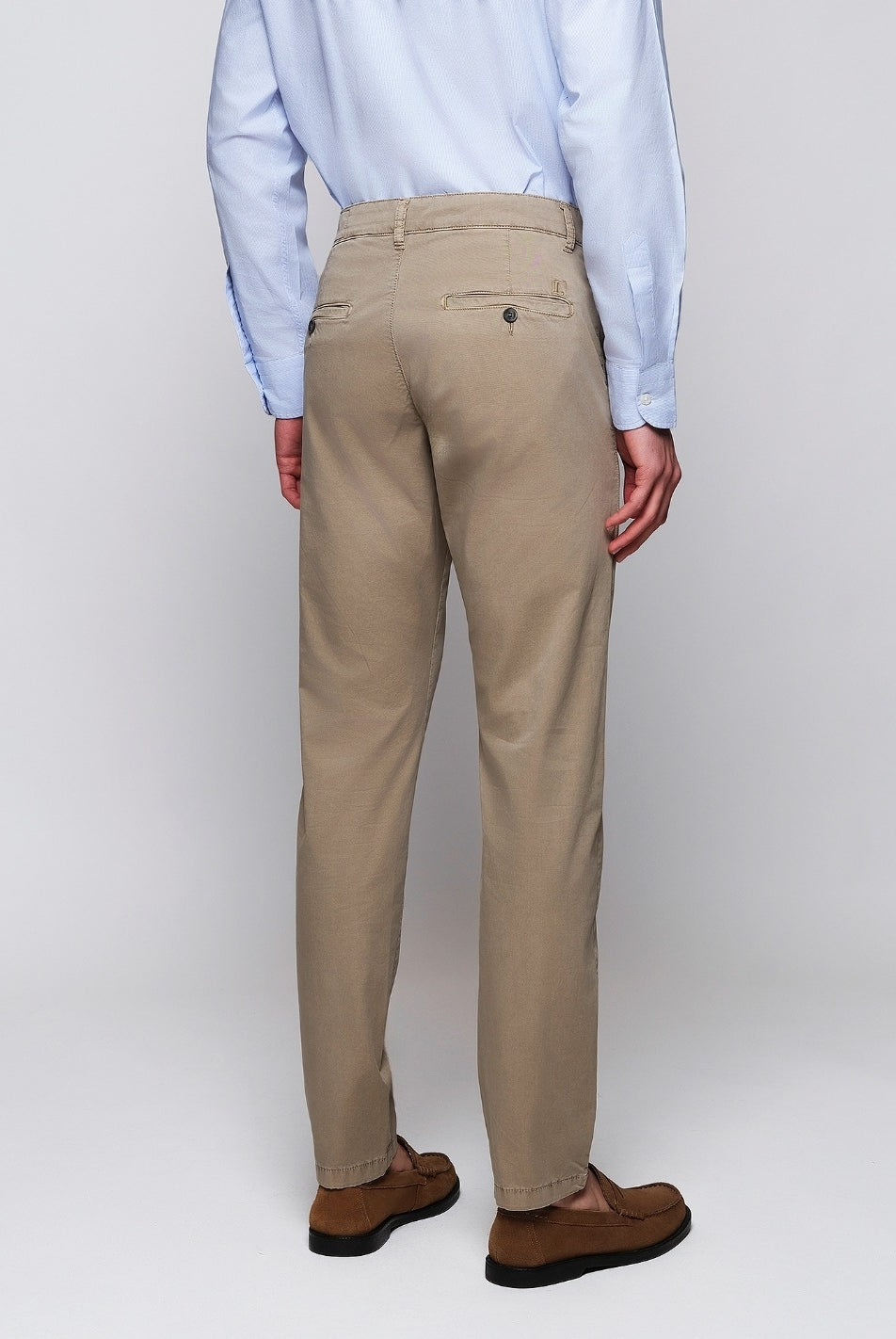 Pantalón Chino Popelin Kaki (118407_2.jpg)