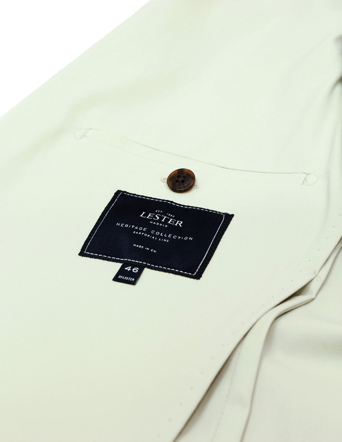Chaqueta tech Crudo
