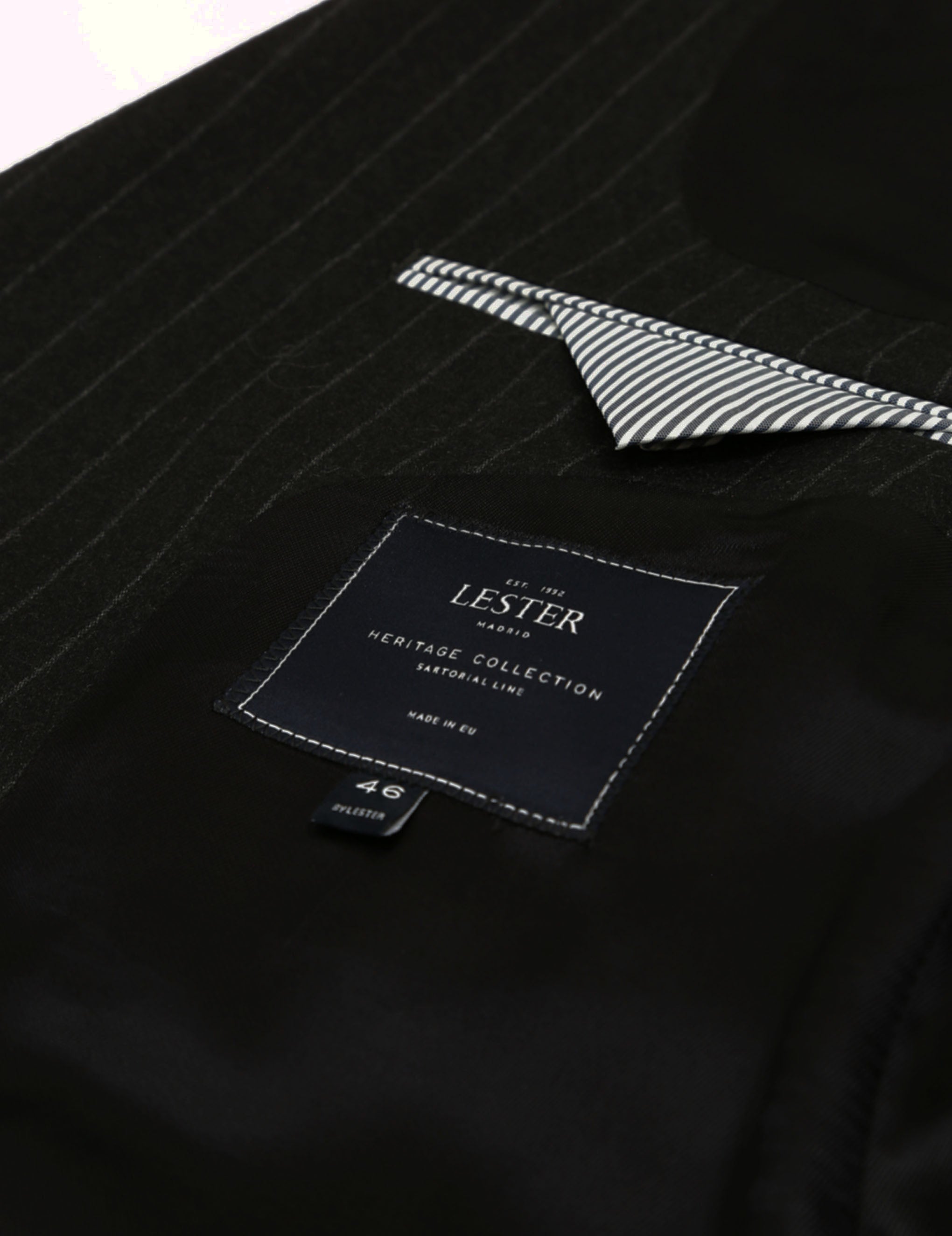 Traje hombre raya diplomática Gris