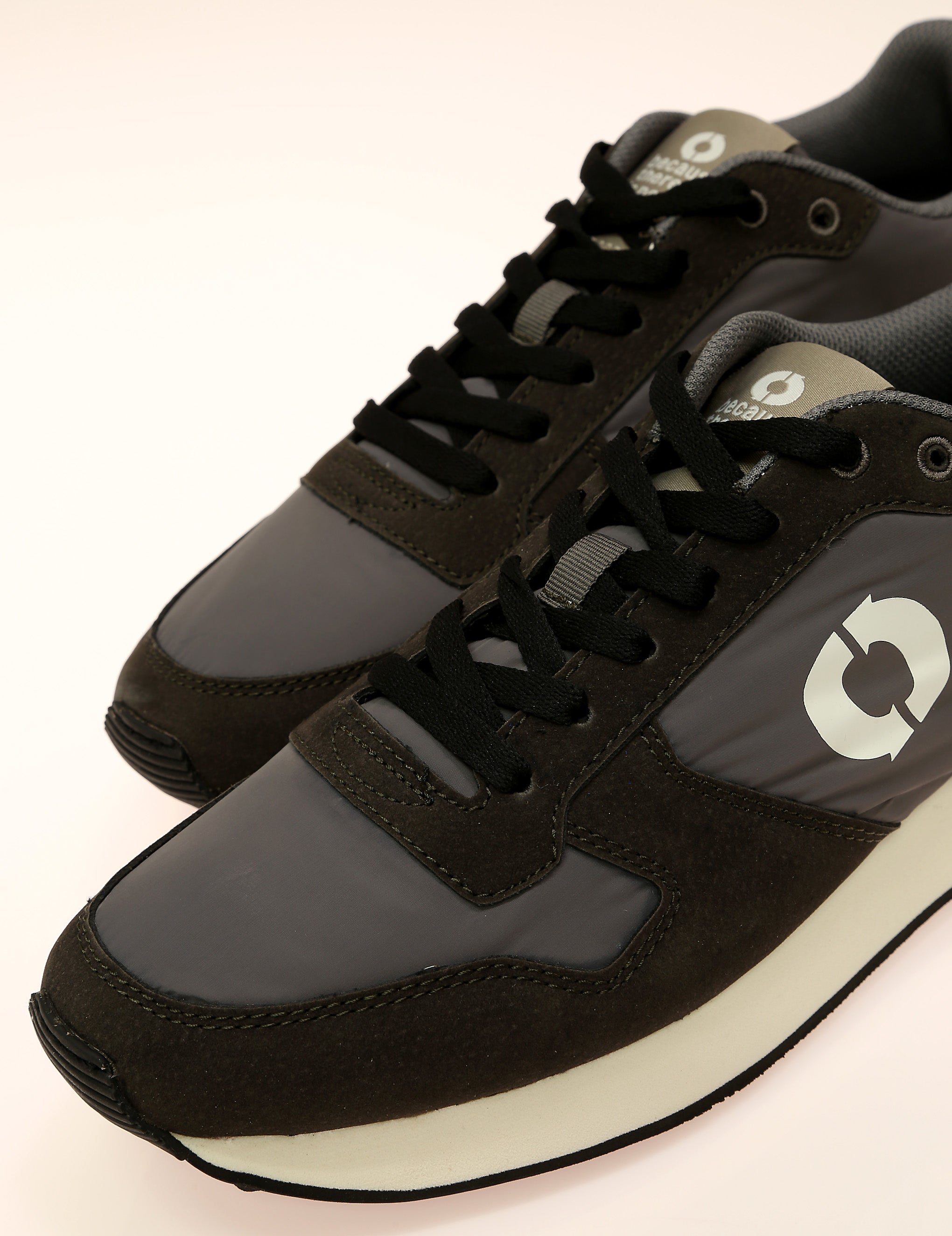 Zapatilla Yalealf Gris (115523_2.jpg)