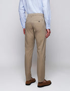Pantalón Chino Popelin Kaki (118407_2.jpg)