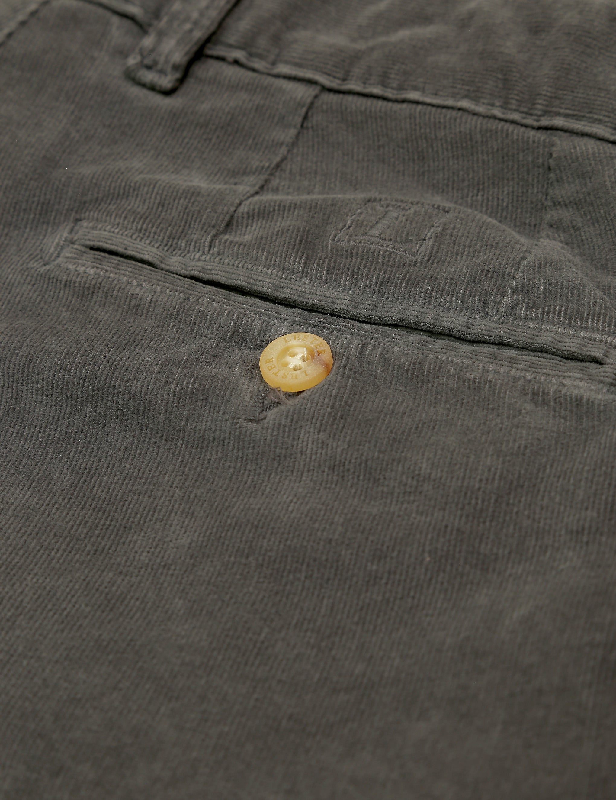 Pantalón chino micropana Gris